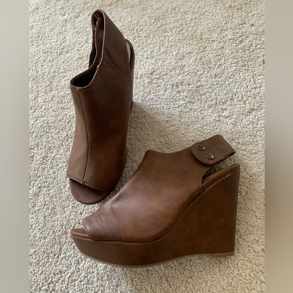 Candies Heels - Picture 3 of 12